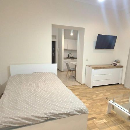 Topolowa Apartament Z Klimatem- Topolowa/Rynek/Pkp Krakow Bagian luar foto